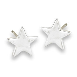 A pair of Welman's Shiny Star Silver Stud earrings. These sterling silver earrings feature a smooth, shiny surface and are designed with five points, forming a classic star shape. Positioned against a plain white background, they are suitable for any face height and mask-friendly.